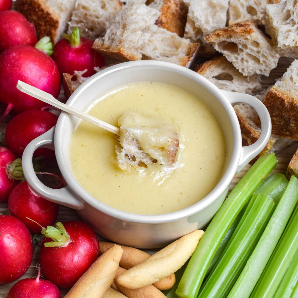 Gruyére Cheese Fondue – Macknade Gruyére Cheese Fondue – Macknade